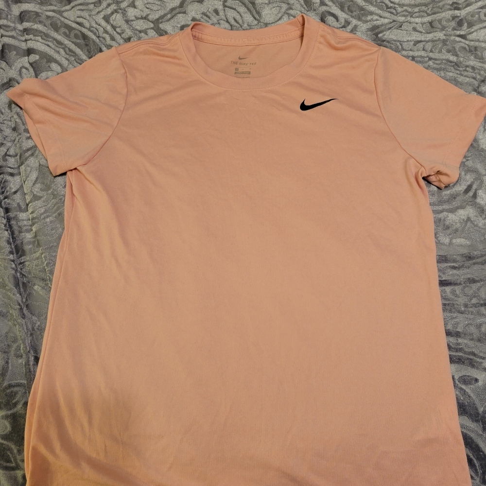 Nike Tee size Medium